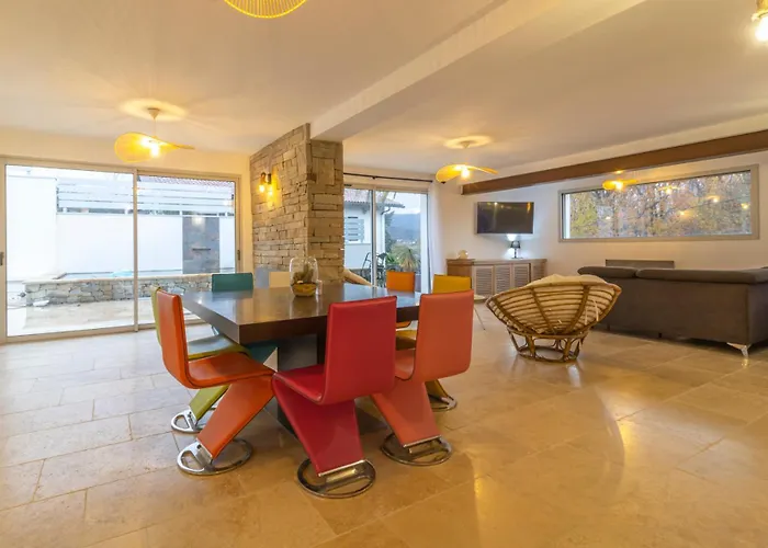 chambre avec salle de bain privative